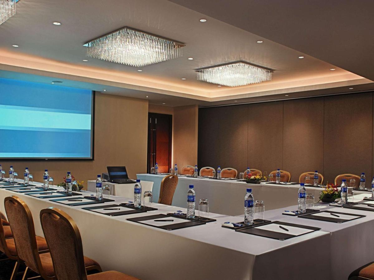 Joy Nostalg Hotel And Suites Manila Managed By The Ascott Limited Pasig City Exterior photo